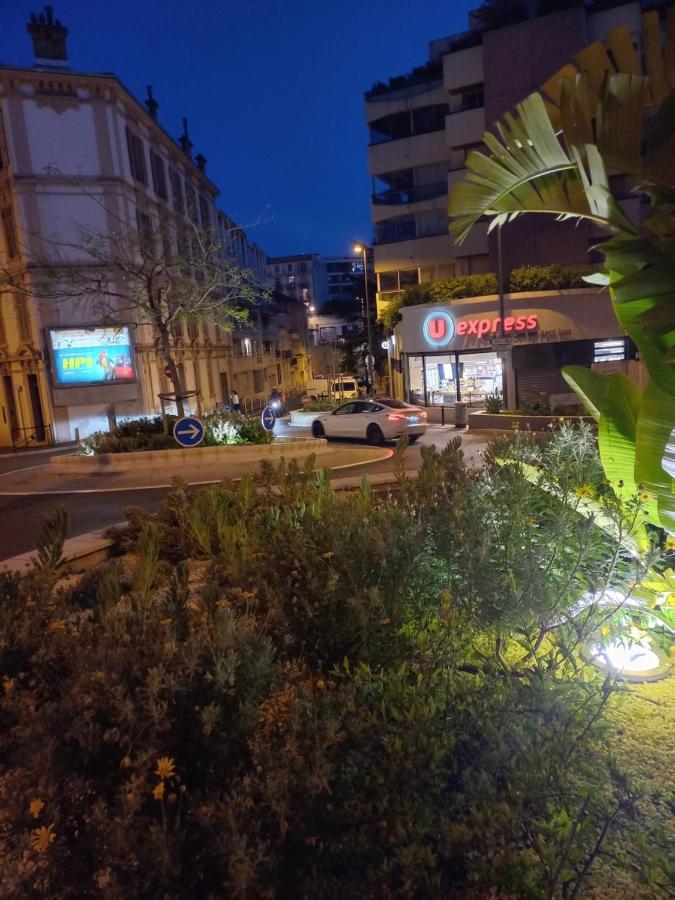 Le St Nicolas Cannes Exteriör bild