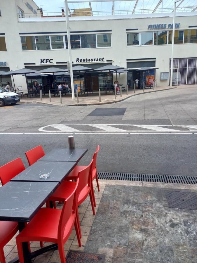 Le St Nicolas Cannes Exteriör bild